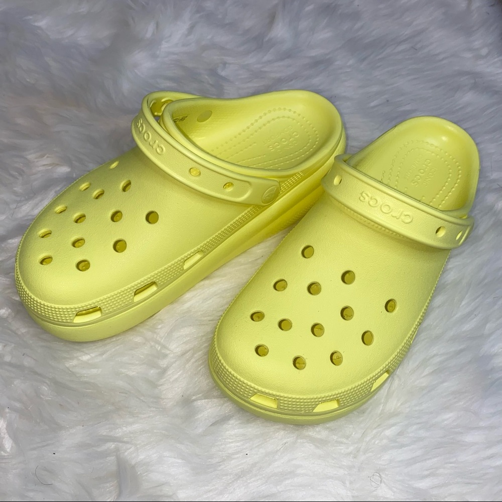 Platform Crocs - Picture 3 of 4